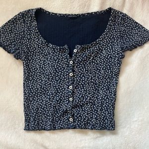 BRANDY MELVILLE FLORAL CROP TOP